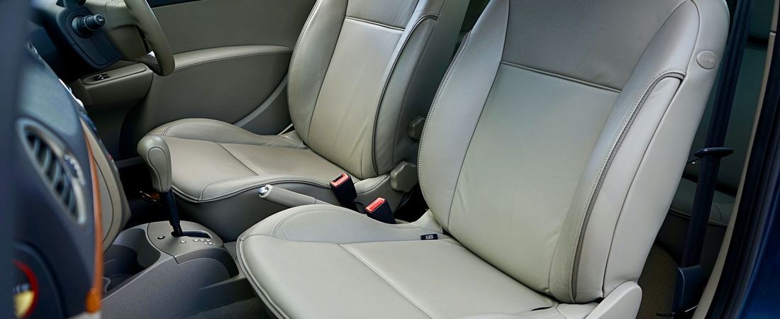 Checking Wear on the Steering Wheel, Pedals and Seats