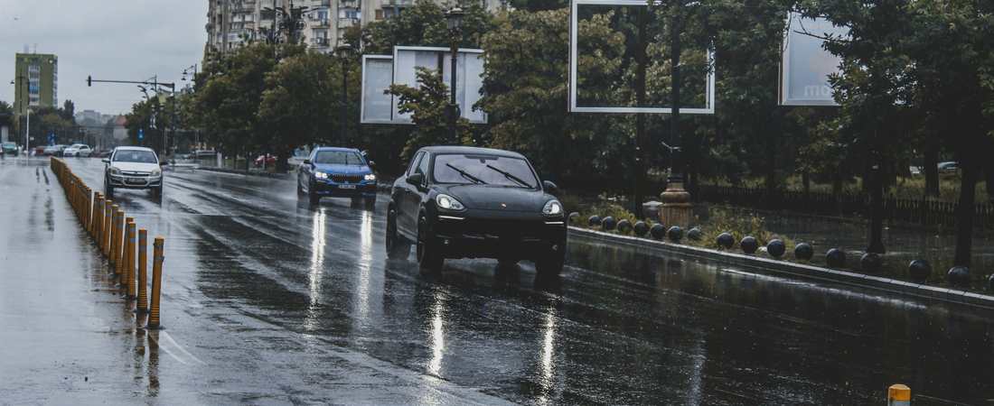 ESP Işığı Neden Yanar? Araç Kullanmak Güvenli mi?